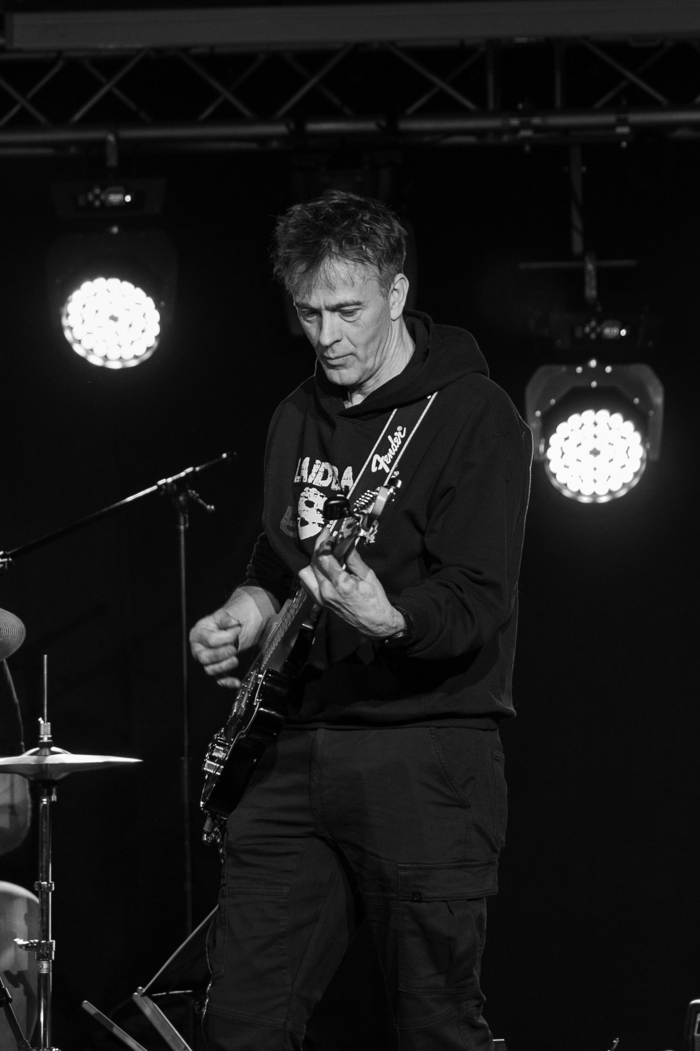 Roy - gitarist